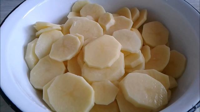 Куриные бёдрышки с картошкой в духовке смотреть онлайн