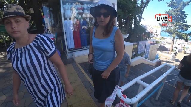 Идем плавать в море. Сочинский центральный пляж Ривьера. смотреть онлайн