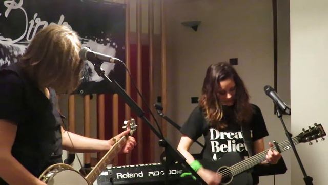 Birds of a Feather performing "Love you till the end" (The Pogues cover) смотреть онлайн