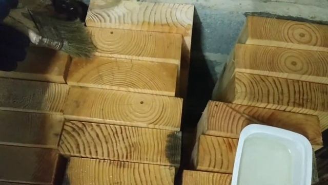 Пропитка досок этим веществом защитит древесину намного,много лет . . смотреть онлайн