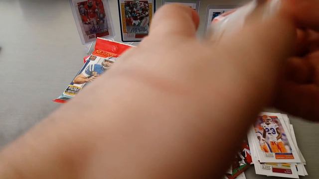 2019 SCORE Football *** 3 Value Packs & 10 Retail Packs*** смотреть онлайн