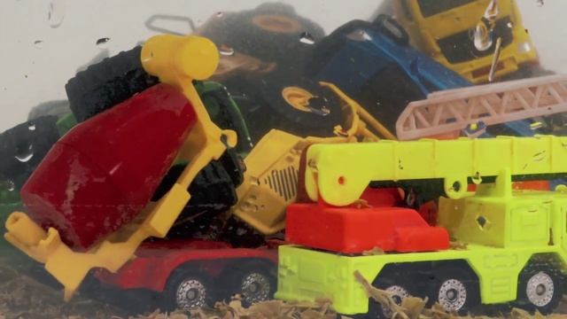 Oops! The Rainbow Car Fell into the Pit! Let's Rescue it!#RainbowRescue Team смотреть онлайн