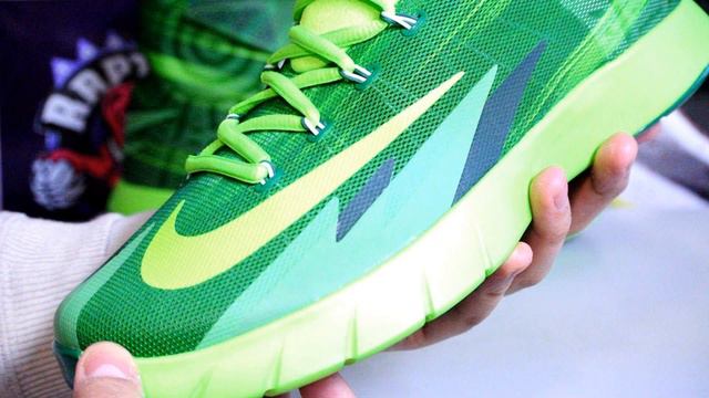 Женские беговые кроссовки Nike Zoom Strike Atmosphere Grey смотреть онлайн