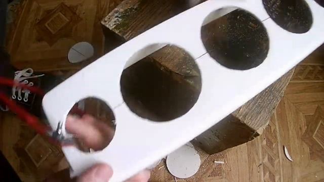 Acoustic column from the shelf from the refrigerator and speakers from the garbage DIY