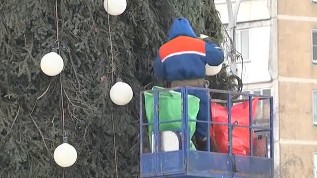 Подготовка к Новому году идет полным ходом смотреть онлайн