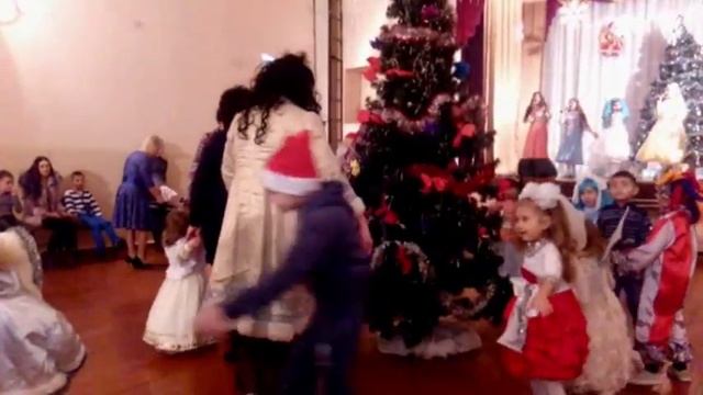 новогодний утренник в клубе для детей смотреть онлайн