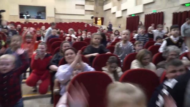 Елка главы администрации поселения Сосенское в ДК "Коммунарка" смотреть онлайн