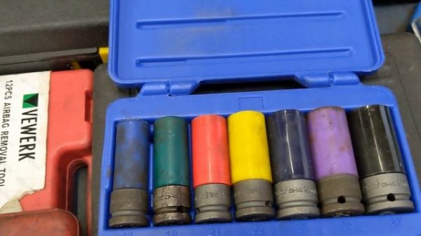 Snap-On Toolbox Tour (Part 1) - Toolbox Tuesday!