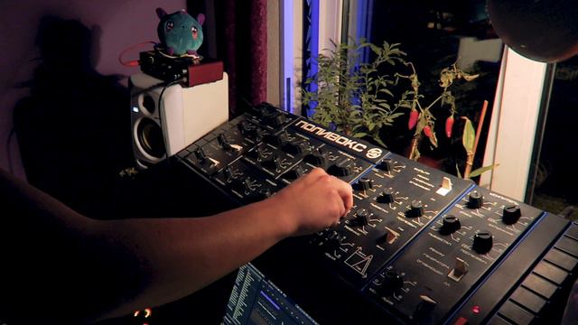 POLIVOKS - A MODULAR MADNESS SINCE 1976 смотреть онлайн