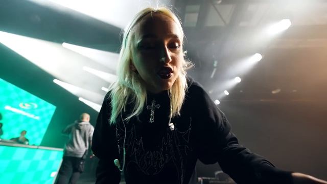 TAK WYGLĄDA DZIEŃ NA TRASIE KONCERTOWEJ GENZIE смотреть онлайн