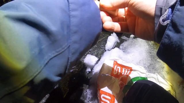 РЫБА РВЁТ ШНУР! НОЧНАЯ РЫБАЛКА В НОРВЕГИИ ЗИМОЙ! рыбалка в Норвегии с берега. Люр. Норвегия смотреть онлайн