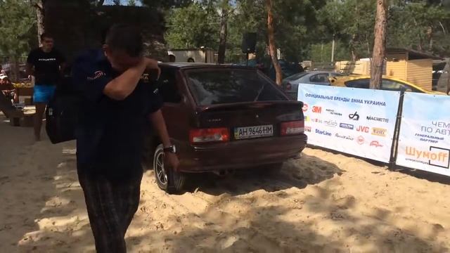Тринаха пробует себя в SQ, ну хоть выехал. смотреть онлайн