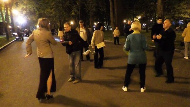 Шпильки!!!Народные танцы,сад Шевченко,Харьков!!!