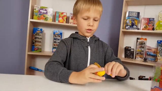 Веня распаковывает LEGO: FLASH; AQUAMAN; GREEN LANTERN смотреть онлайн