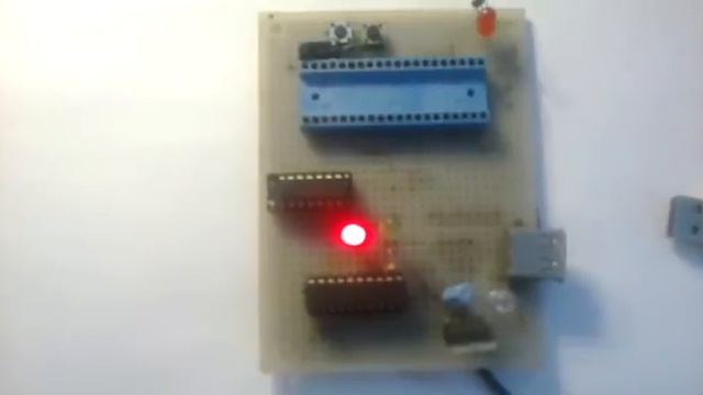 Электронный ключ на основе поломанной USB флешки и контроллера Atmel смотреть онлайн