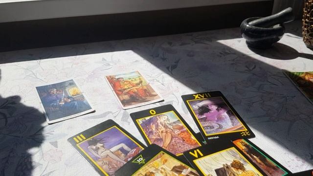 ПОГОДАТЬ НА КРОЛЯ: ЧТО НА СЕРДЦЕ? #гадание #чтождетвпереди #егочувства #егодействиятаро #таро смотреть онлайн