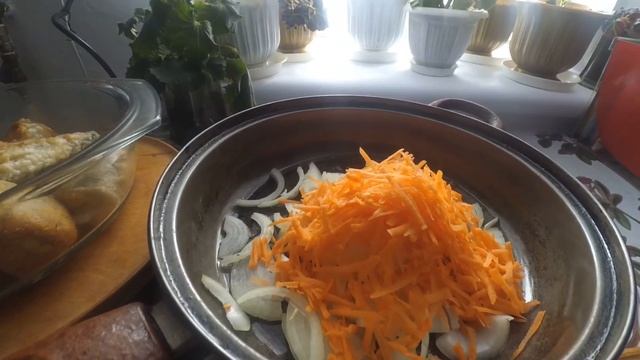 Риба з овочами в сметані // ДОМАШНЯ КУХНЯ. смотреть онлайн