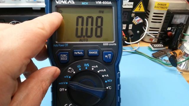 Multimètre voltmètre électronique Venlab VM600A mesure NCV diode condensateur température multimete смотреть онлайн