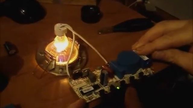 Ремонт кухонной вытяжки Ariston HZ9, не включается мотор смотреть онлайн