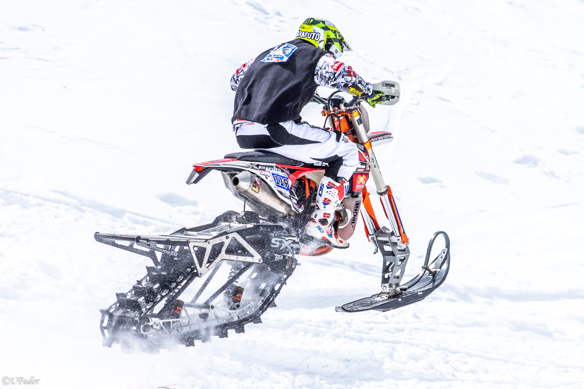 Заезд на СноуБайках. 2023 смотреть онлайн