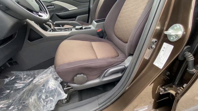 Xpander Cross от Mitsubishi: демо-обзор автомобиля в наличии