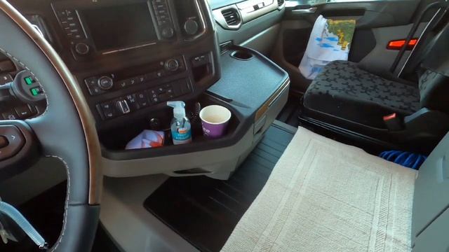 Приехал в Иерусалим. Заезд не для фуры, снимаем пакеты в кабине))) смотреть онлайн