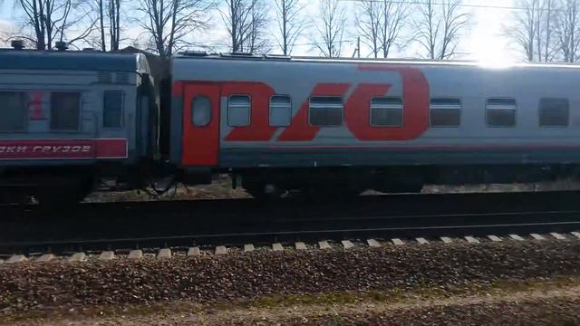 Электровоз ЧС7-235 со скорым поездом 376Я "Москва-Воркута". Перегон Арсаки-Струнино смотреть онлайн