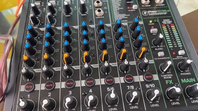 Mở hộp test và bán dùm ông anh mackie profx 10v3 hàng Nhạc Việt mới ken xà ben còn bảo hành смотреть онлайн