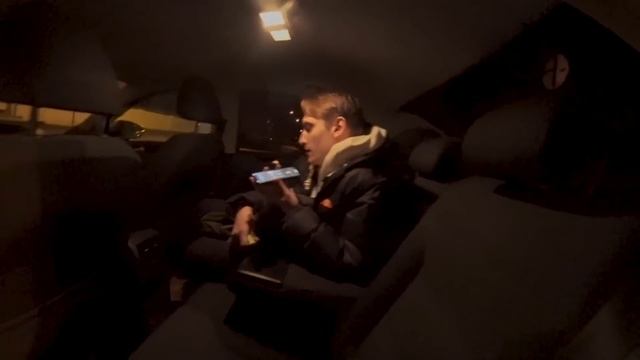 Пассажир Яндекс такси возомнил себя золушкой! Жесткое задержание Полицией(ОМОНом)! смотреть онлайн