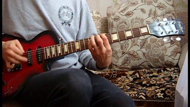 Учусь играть на электрогитаре смотреть онлайн
