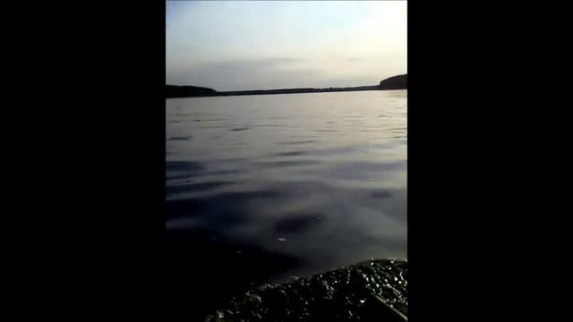 Идем на моторе по ОКЕ ловим рыбу испытываем китайский мотор смотреть онлайн