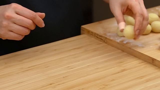 Wenn Sie 3 Kartoffeln und Mehl! Unglaublich knusprige Kartoffeln, nur 2 Zutaten! ASMR! смотреть онлайн