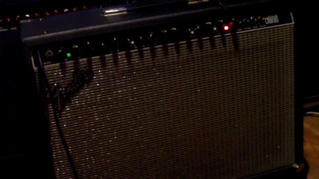 Fender Ultimate Chorus Ruido Transformador Noise Problem смотреть онлайн