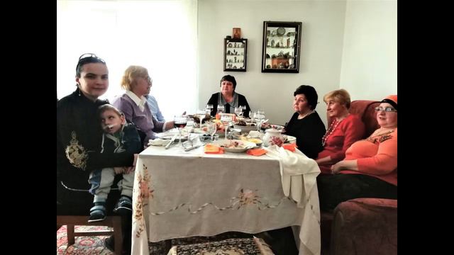 Как здорово, что мы сегодня собрались смотреть онлайн