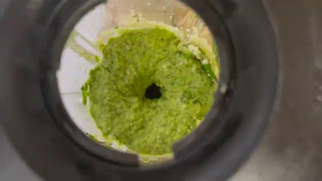 Cook with a Dietitian // Pesto Pasta смотреть онлайн