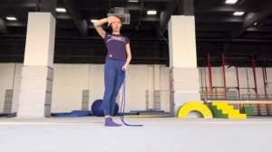 Мастерства со скакалкой для начинающих гимнасточек.