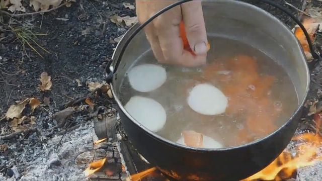 Уха из щуки на костре. Рыбацкие секреты. смотреть онлайн