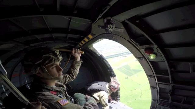 C47 jump over Carentan, Normandy, France (Emergency Bailout) смотреть онлайн