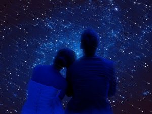 Творчество Надежда Васильевой .
Песня "Горел камин, трещали свечи..."