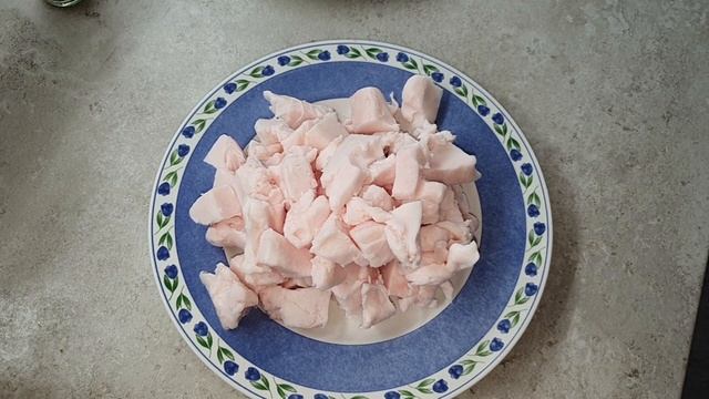 САЛО С ЧЕСНОКОМ ЧЕРЕЗ МЯСОРУБКУ/ЗДОР С ЧЕСНОКОМ/УКРАИНСКАЯ КУХНЯ смотреть онлайн