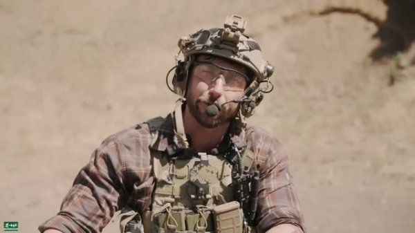 Автомат Калашникова против американского карабина М-4 /Garand Thumb/ русская озвучка.