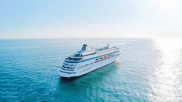 Видео обзор лайнера Astoria Grande