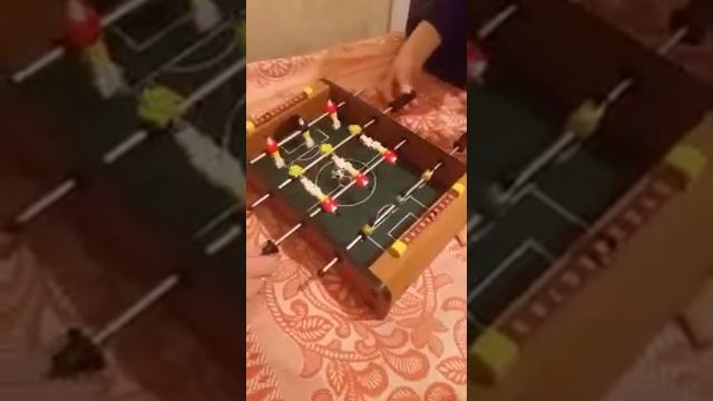 Настольная игра футбол кто выиграет смотреть онлайн