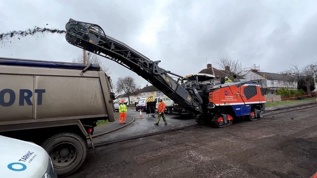Resurfacing Works-Orchard Avenue смотреть онлайн