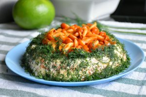 Салат "Лесная опушка" - один из моих любимых грибных салатов. Украсит любой праздничный стол