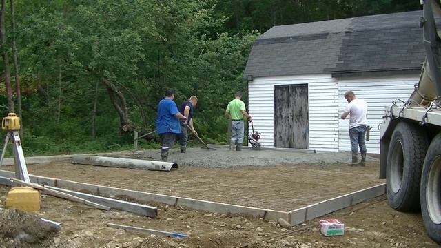 Pouring A Concrete Slab For A New Garage (30' x 24') Form & Pour смотреть онлайн