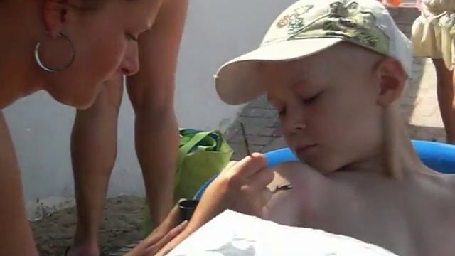 Оставайся мальчик с нами смотреть онлайн