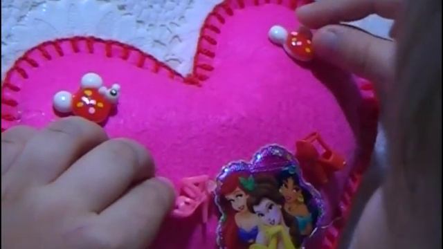 Мастеролька! Развивающее видео для детей. Поделки ко дню Святого Валентина. смотреть онлайн