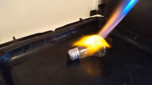 Лампочка и горелка что станет с лампочкой? смотреть онлайн