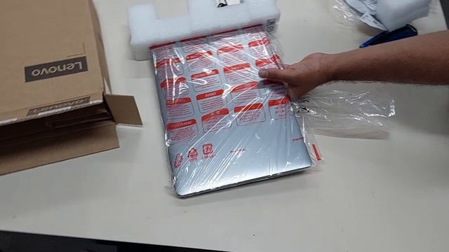 Unboxing Notebook Lenovo I7-1165G7, 12GB, 256GB SSD 82MD000HBR смотреть онлайн